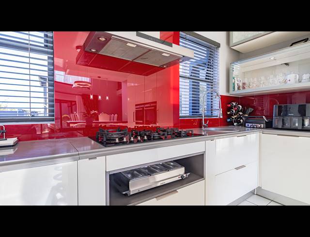 7 BEDROOM HOUSE FOR SALE IN MIDLANDS ESTATE